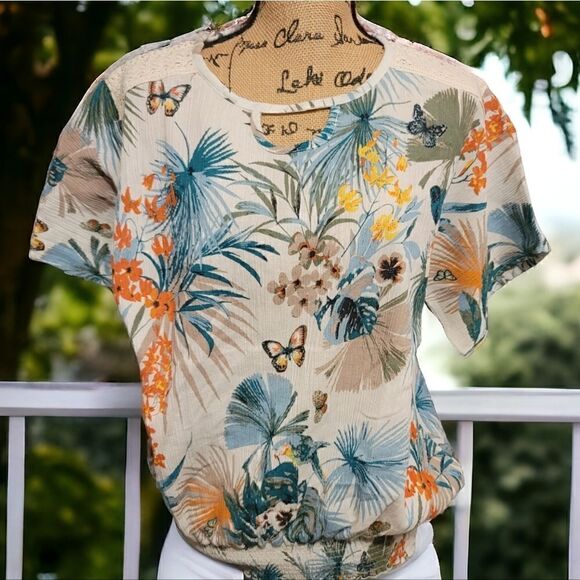 Tropical Keyhole front Shoulder laced Top Med and Large Available NWOT - Picture 1 of 6